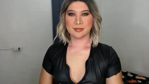 Snapshot of urjerkingdoll chatting on 5, 1, 2025 Zoe online show from 5, 1, 2025