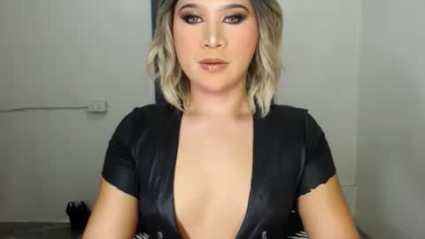 Snapshot of urjerkingdoll chatting on 2, 2, 2025 Zoe online show from 2, 2, 2025