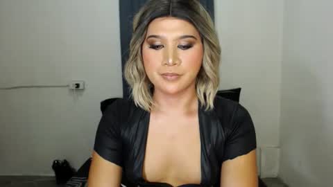 Snapshot of urjerkingdoll chatting on 2, 2, 2025 Zoe online show from 2, 2, 2025