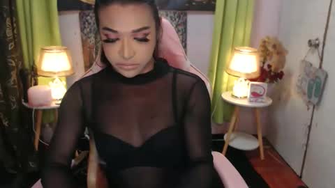 Queen Nicole online show from 17, 2, 2025