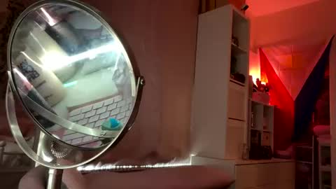 Snapshot of urlittlefilipina chatting on 21, 11, 2025 urlittlefilipina online show from 21, 11, 2025