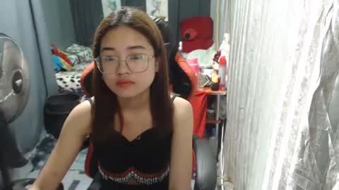 urlovelychinita online show from 27, 1, 2025