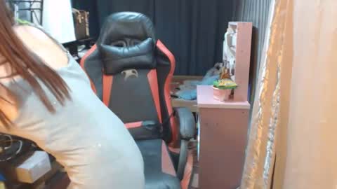 urlovelychinita online show from 17, 10, 2025