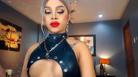 UrMajestyTyra online show from 19, 1, 2025