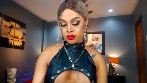 UrMajestyTyra online show from 20, 1, 2025