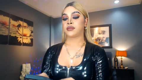 UrMajestyTyra online show from 9, 3, 2025