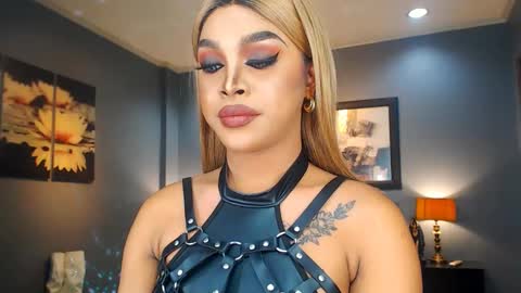 UrMajestyTyra online show from 12, 3, 2025