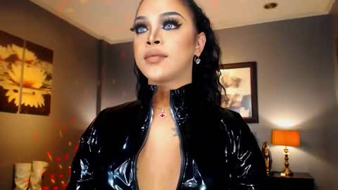 UrMajestyTyra online show from 22, 9, 2025