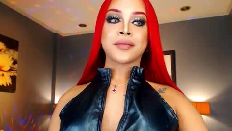 UrMajestyTyra online show from 20, 10, 2025