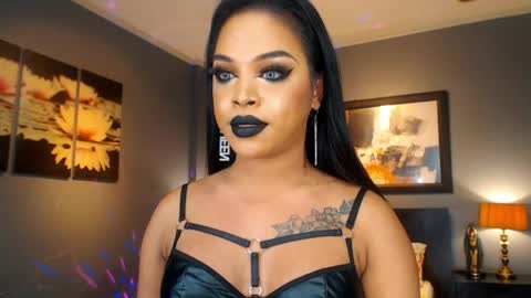 UrMajestyTyra online show from 18, 4, 2026