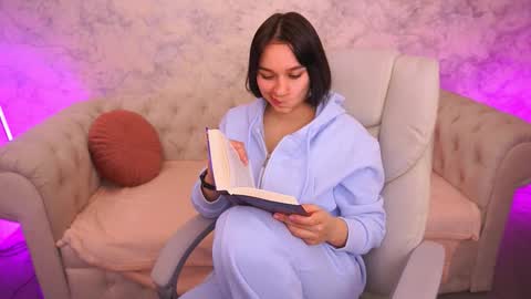 Snapshot of urmuseon chatting on 16, 12, 2025 MusaPleasure online show from 16, 12, 2025