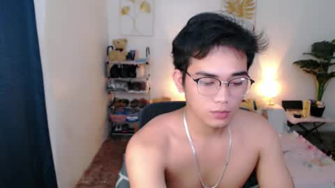Snapshot of urpinoy_cummer chatting on 2, 11, 2025 urpinoy_cummer online show from 2, 11, 2025