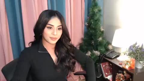 Snapshot of urseductive_calixx chatting on 8, 10, 2025 JUST CALL ME CALI online show from 8, 10, 2025