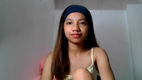 Snapshot of urshamegirl4you chatting on 14, 6, 2026 Your LUNA online show from 14, 6, 2026