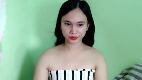 Snapshot of ursweet_athisa18 chatting on 15, 4, 2026 Athisa online show from 15, 4, 2026