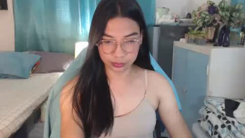 Snapshot of urwetasianprincessxx chatting on 14, 12, 2025 Ashley Kate Mateo Gray online show from 14, 12, 2025