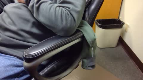 useemie online show from 17, 11, 2025