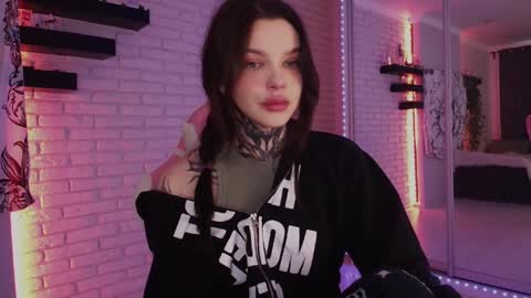 Snapshot of uwu_eva chatting on 16, 12, 2024 Eva online show from 16, 12, 2024