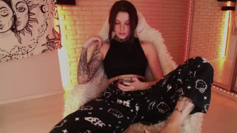 Snapshot of uwu_eva chatting on 16, 12, 2024 Eva online show from 16, 12, 2024