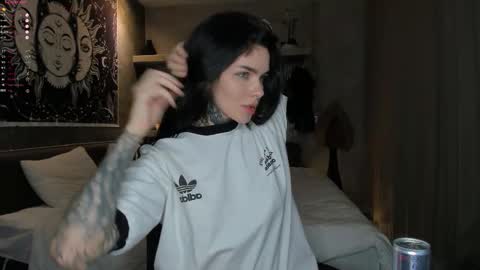 Snapshot of uwu_eva chatting on 3, 2, 2026 Eva online show from 3, 2, 2026