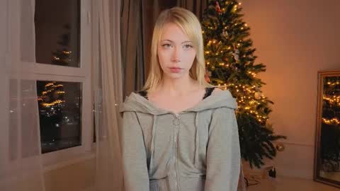 Snapshot of uwu_flower chatting on 17, 2, 2026 Chloe online show from 17, 2, 2026