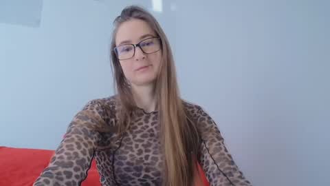 Snapshot of va_len_sea_ya chatting on 5, 3, 2025 Valensiya online show from 5, 3, 2025