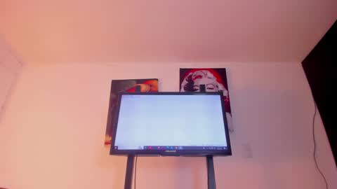 Vahiolet smith online show from 8, 3, 2025