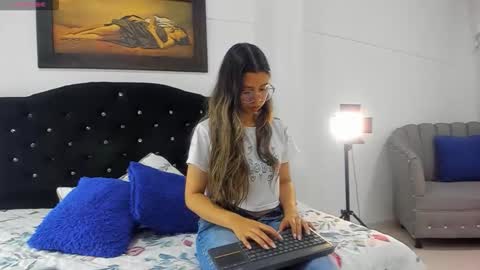 Vahiolet smith online show from 5, 12, 2025