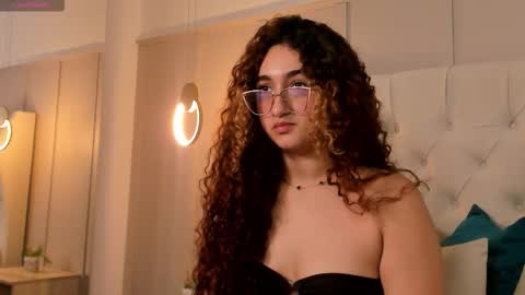 Snapshot of vaiholeth_sofia chatting on 20, 9, 2025 vaiholeth Sofia online show from 20, 9, 2025
