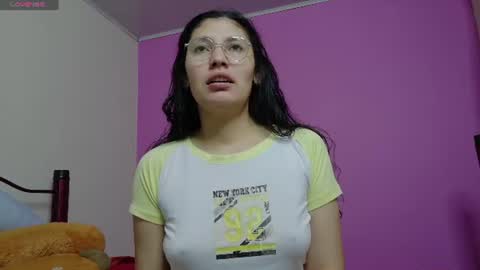 Snapshot of vainilla_cam chatting on 28, 6, 2026 Vainilla online show from 28, 6, 2026