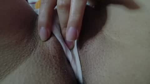 Snapshot of vainilla_cam chatting on 7, 7, 2026 Vainilla online show from 7, 7, 2026