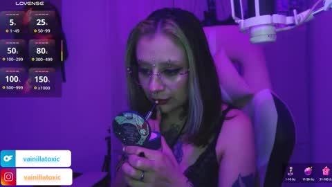 Vainilla Independent model online show from 10, 3, 2026