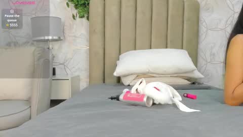 Snapshot of vaiolet__ chatting on 22, 12, 2024 Vaiolet online show from 22, 12, 2024