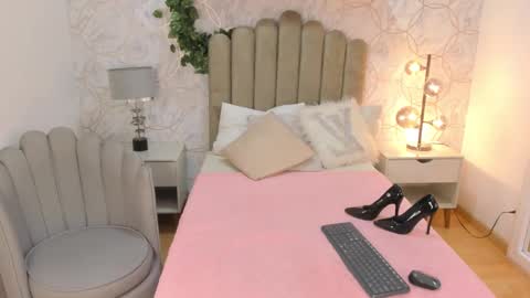 Snapshot of vaiolet__ chatting on 11, 1, 2025 Vaiolet online show from 11, 1, 2025