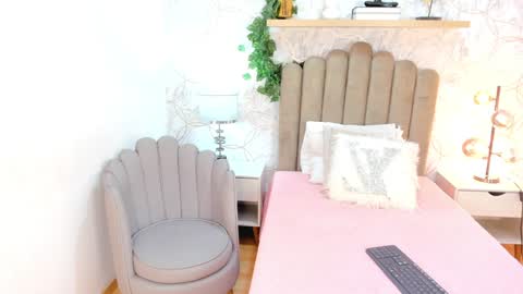 Snapshot of vaiolet__ chatting on 6, 2, 2025 Vaiolet online show from 6, 2, 2025