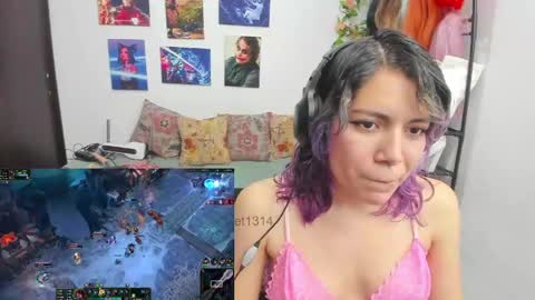 Snapshot of vaioletuwu chatting on 28, 5, 2026 Vaiolet1314 online show from 28, 5, 2026