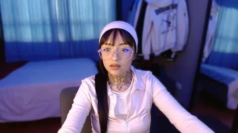 Snapshot of val_azuna chatting on 7, 11, 2025 valentina online show from 7, 11, 2025