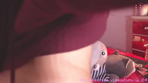 Snapshot of val_baby chatting on 12, 11, 2025 Val online show from 12, 11, 2025