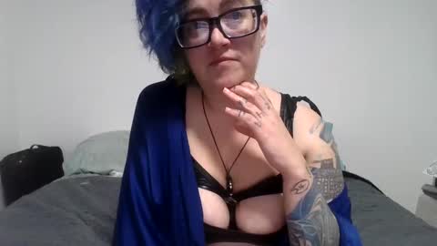 valarieak online show from 26, 9, 2025