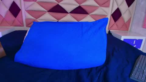 Snapshot of vale_castro1 chatting on 30, 10, 2025 Valentina online show from 30, 10, 2025