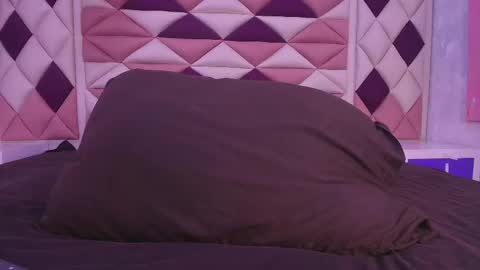 Snapshot of vale_castro1 chatting on 1, 11, 2025 Valentina online show from 1, 11, 2025