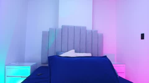 Snapshot of vale_castro1 chatting on 27, 11, 2025 Valentina online show from 27, 11, 2025