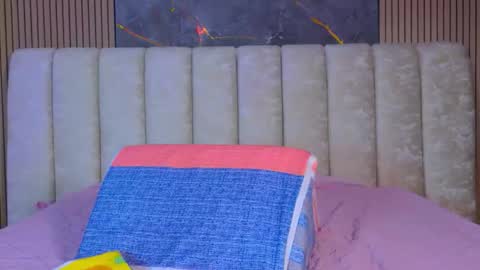 Snapshot of vale_castro1 chatting on 17, 12, 2025 Valentina online show from 17, 12, 2025