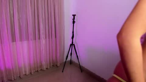 HI IM NEW online show from 5, 12, 2025