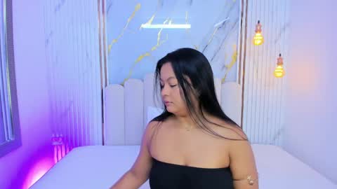 Snapshot of valeefoxx1 chatting on 11, 5, 2026 Vale online show from 11, 5, 2026