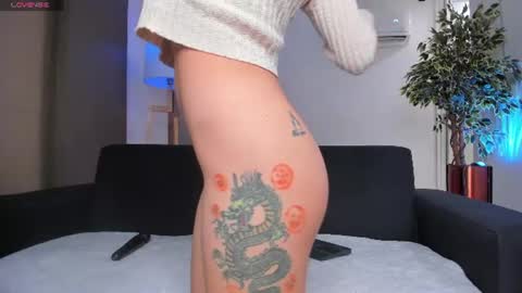 Snapshot of valenmilan chatting on 22, 7, 2026 valentina milan online show from 22, 7, 2026