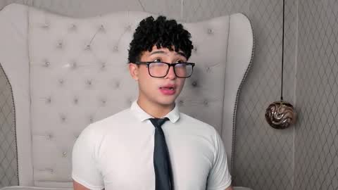 Snapshot of valentin0_3 chatting on 3, 11, 2025 Valentin0 online show from 3, 11, 2025