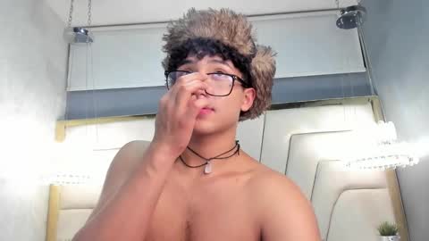 Snapshot of valentin0_3 chatting on 5, 11, 2025 Valentin0 online show from 5, 11, 2025