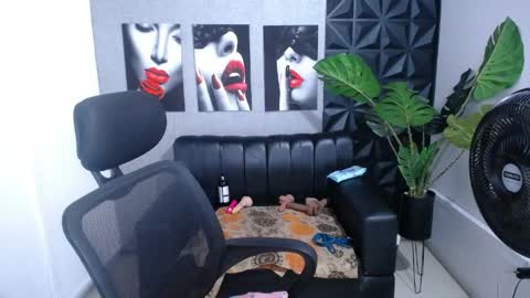 Valentina  online show from 7, 4, 2026