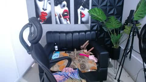 Valentina  online show from 10, 4, 2026